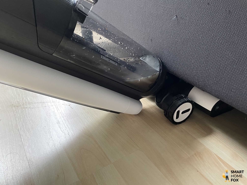 Tineco Floor One S7 unter Möbeln